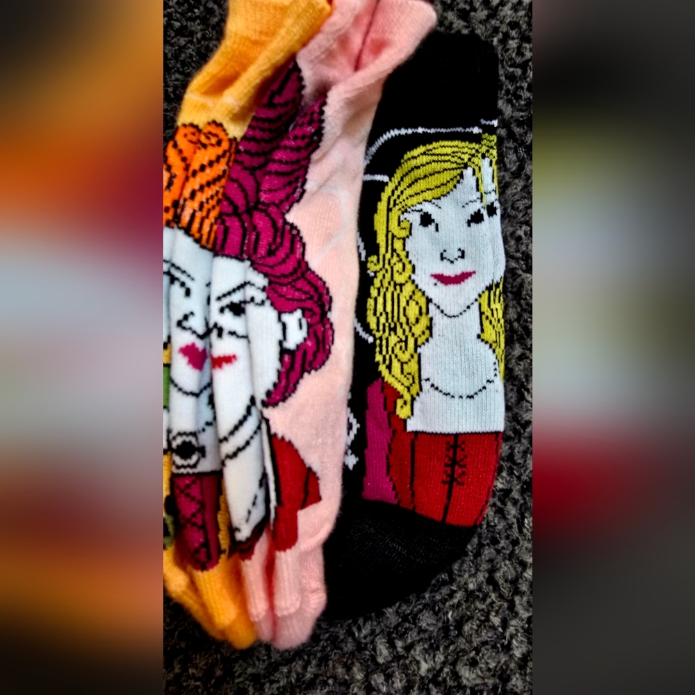 Hocus Pocus Sanderson Sisters No Show Socks Nwt Size 4-10 - Picture 3 of 6